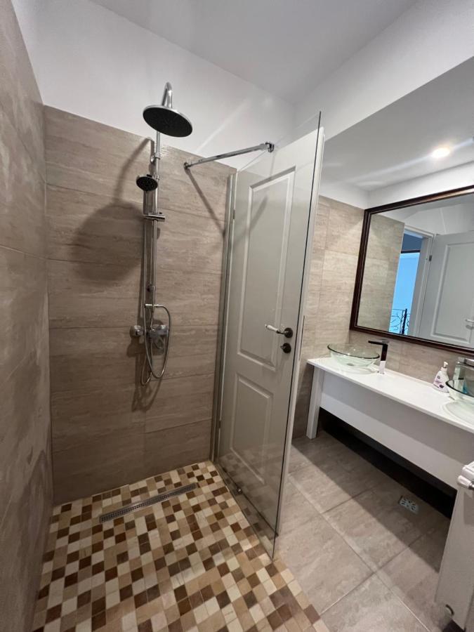 Conta Apartments Крайова Екстериор снимка