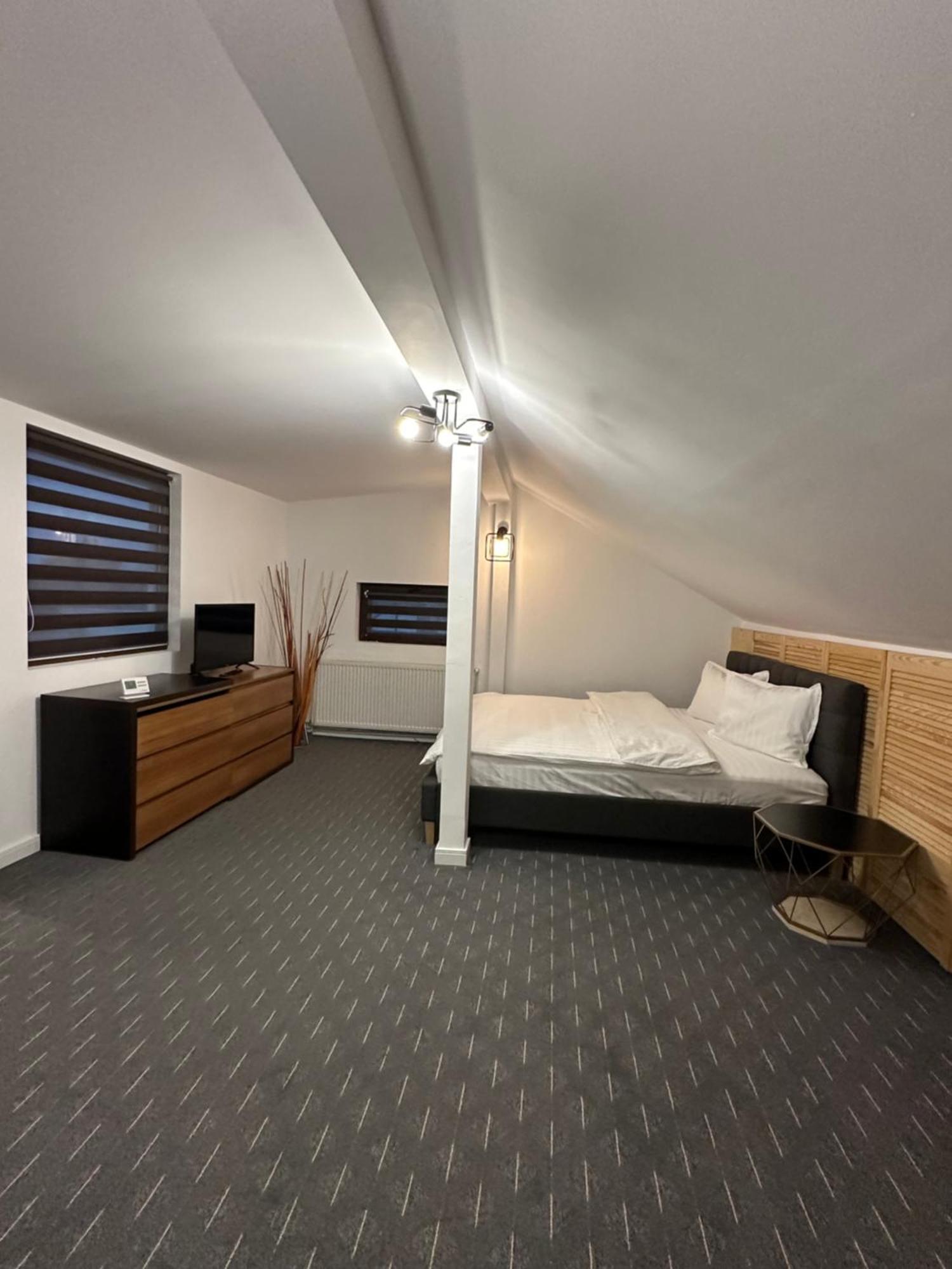 Conta Apartments Крайова Екстериор снимка
